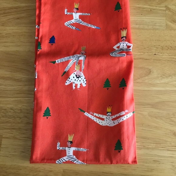 New “Lords of Leaping” ANTHROPOLGIE Christmas Dishtowel - Picture 2 of 6